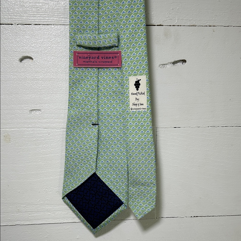 Vineyard Vines Mint Green Patterned Men's Tie - Blue & White Motif - Picture 2 of 8